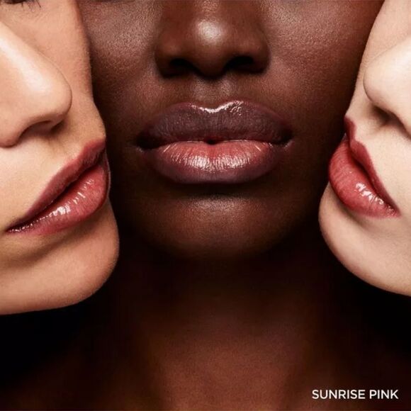Tom Ford Luxe Gloss in Sunrise Pink - Picture 4 of 10